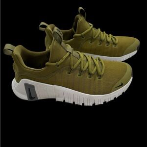 Nike Metcon Olive Green Athletic Shoes Like New Men’s size 6.5 / Woman’s size 8